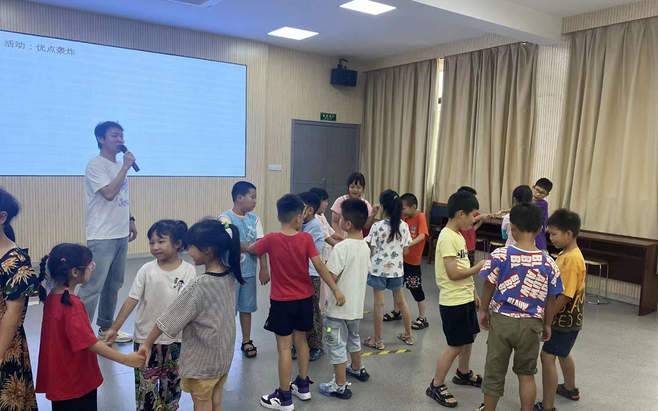 西昌龙观乡中心学校